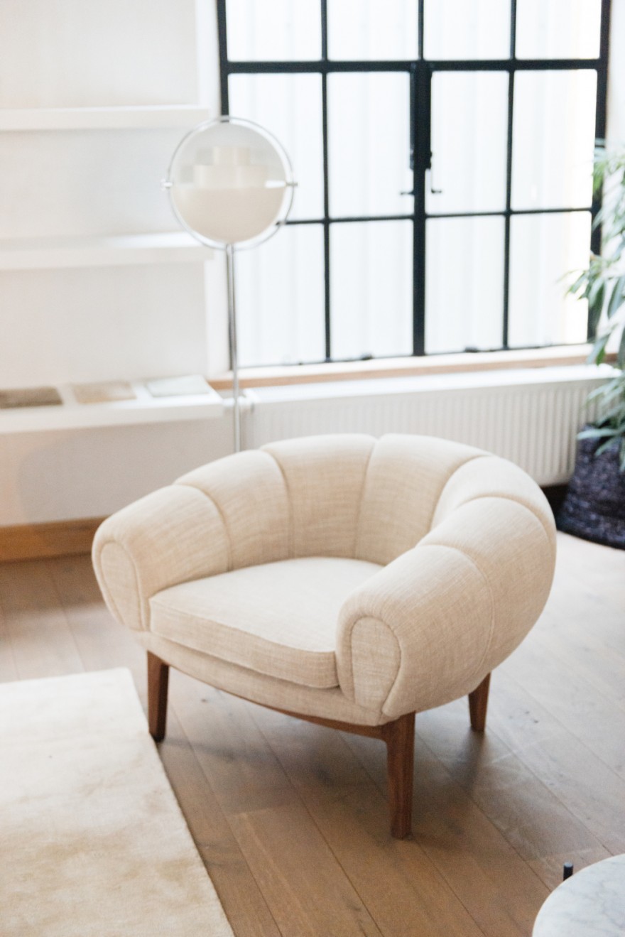 Illum Wikelso design: Croissant lounge chair 