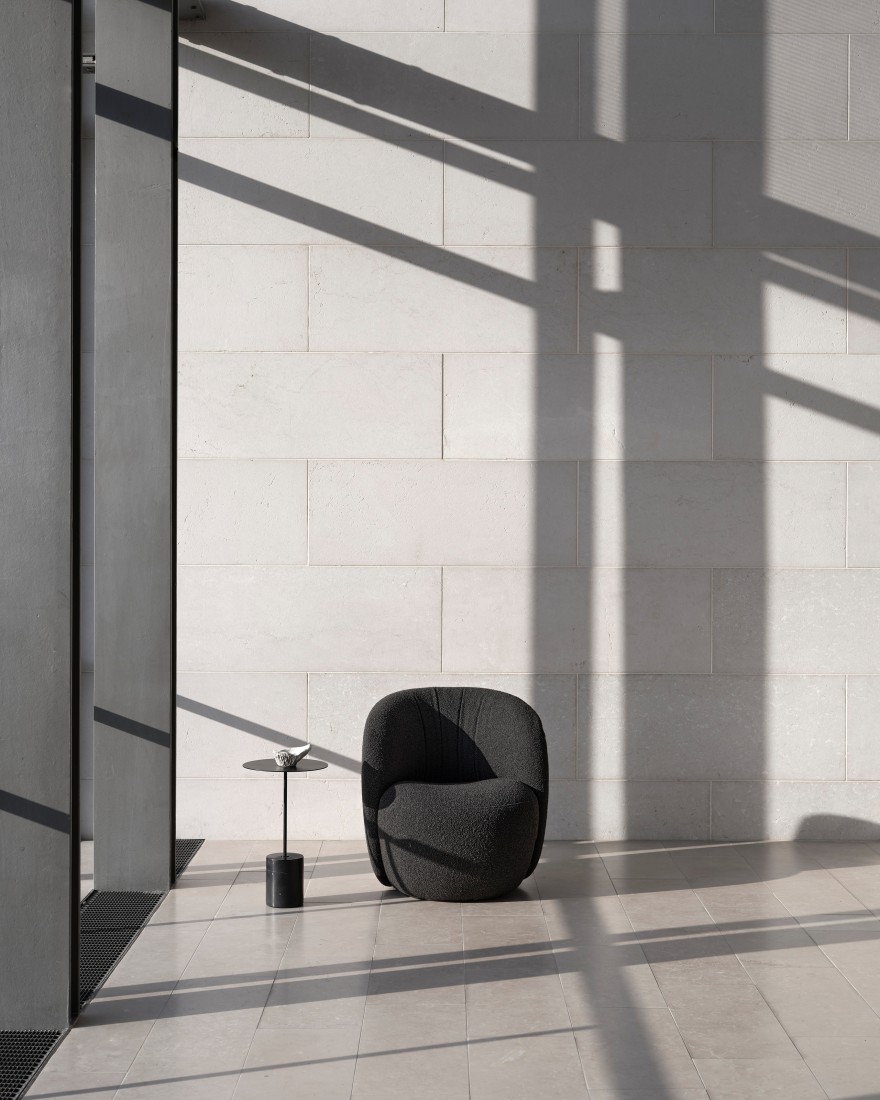 Ovata lounge chair, Noe Design Studio 