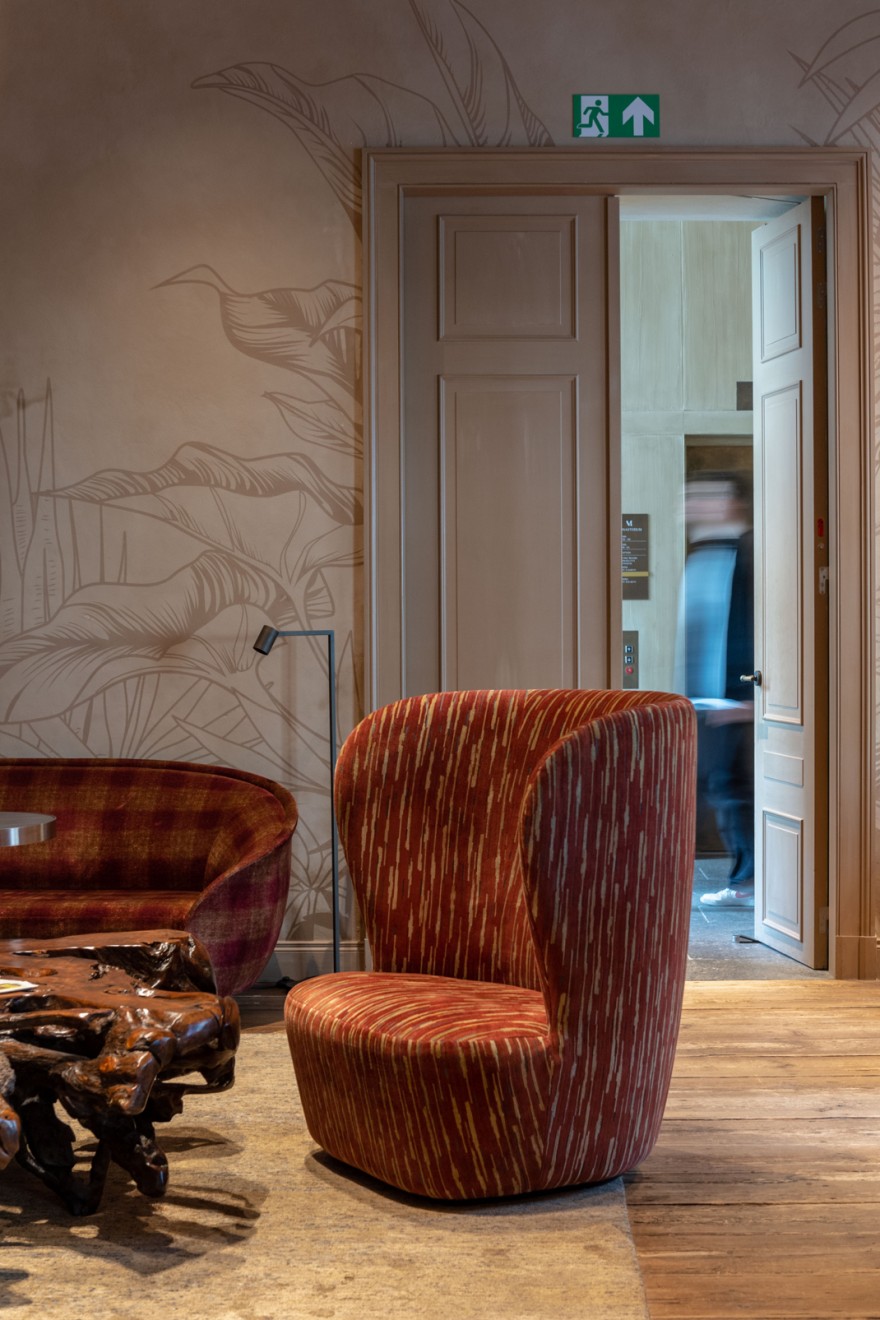 Stay met hoge rug in stof klant @Botanic Santuary, Antwerpen 