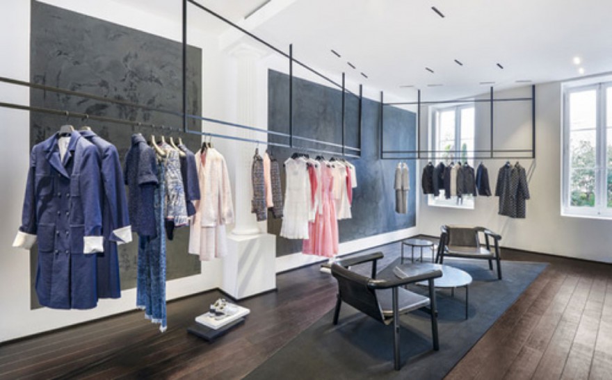 Altay in Chanel boetiek Paris