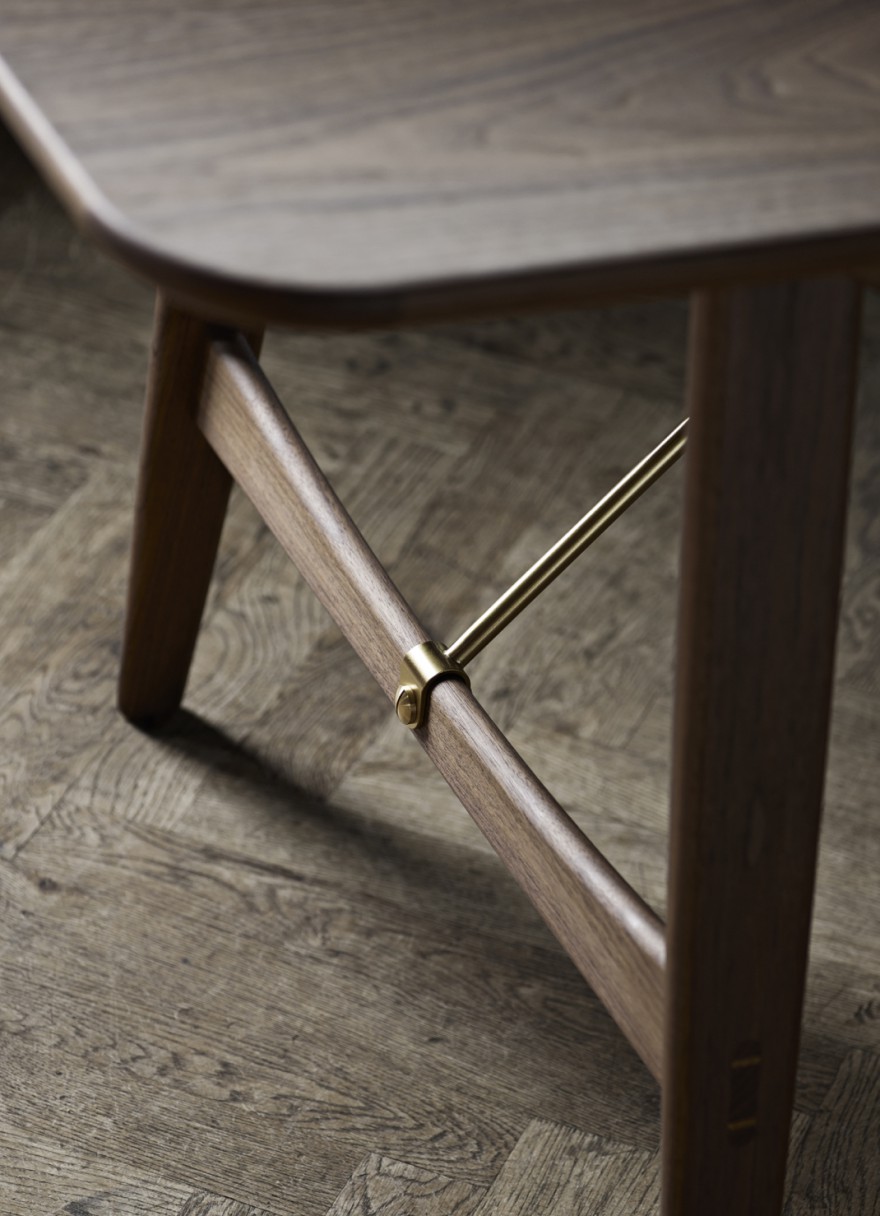 Detail Hunting Table - Carl Hansen & Son 