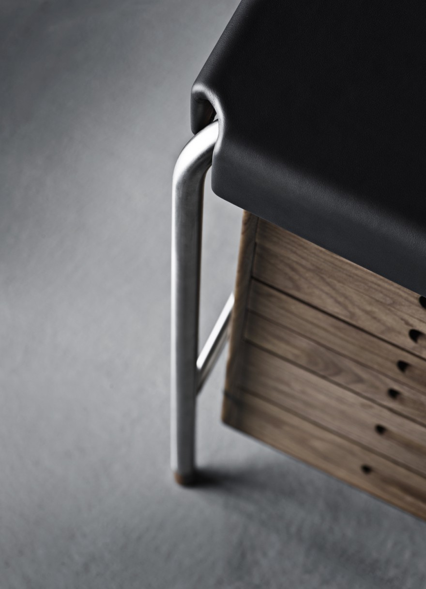 Detail writing desk - Arne Jacobsen - Carl Hansen & Son 